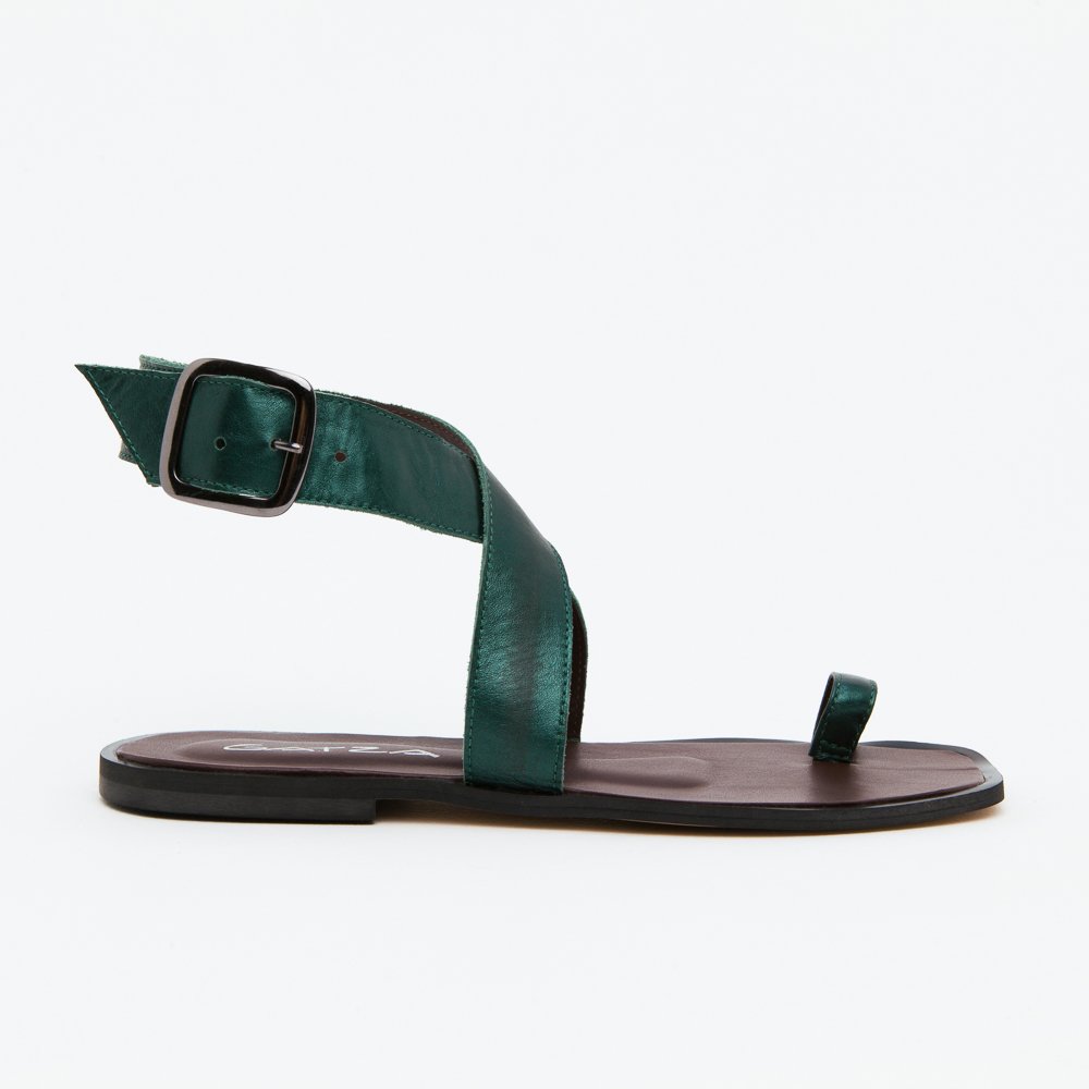 Lívia Flat Sandals