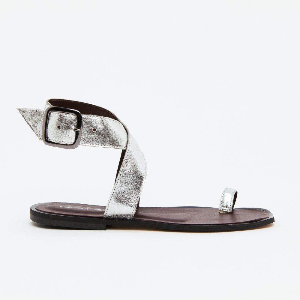 Lívia Flat Sandals
