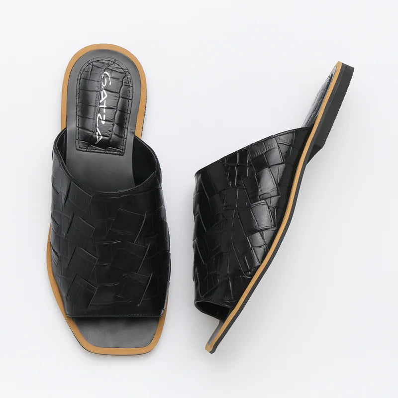Interlaced Flat Sandal - Black