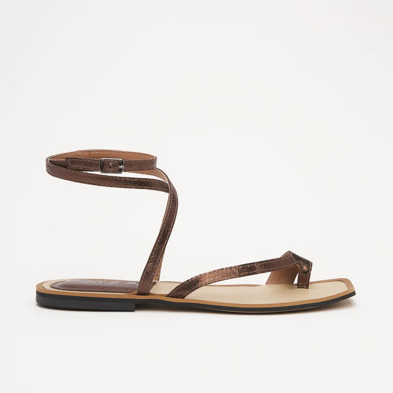 Luna Flat Sandal - Black