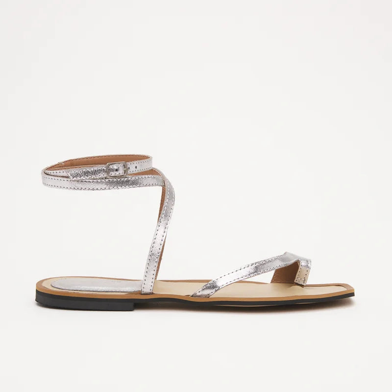 Luna Flat Sandal - Black