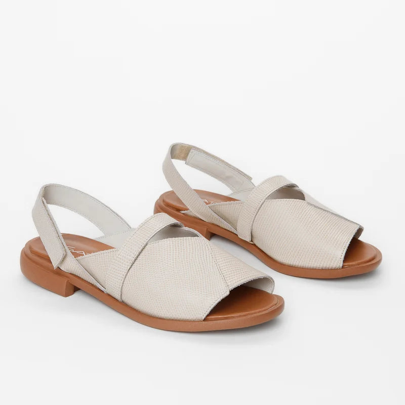 Amanda Flat - Off-White