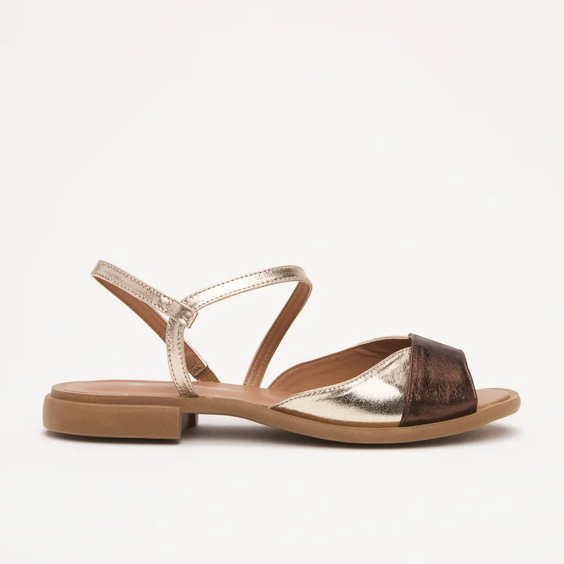 Mavie Flat - Light Gold