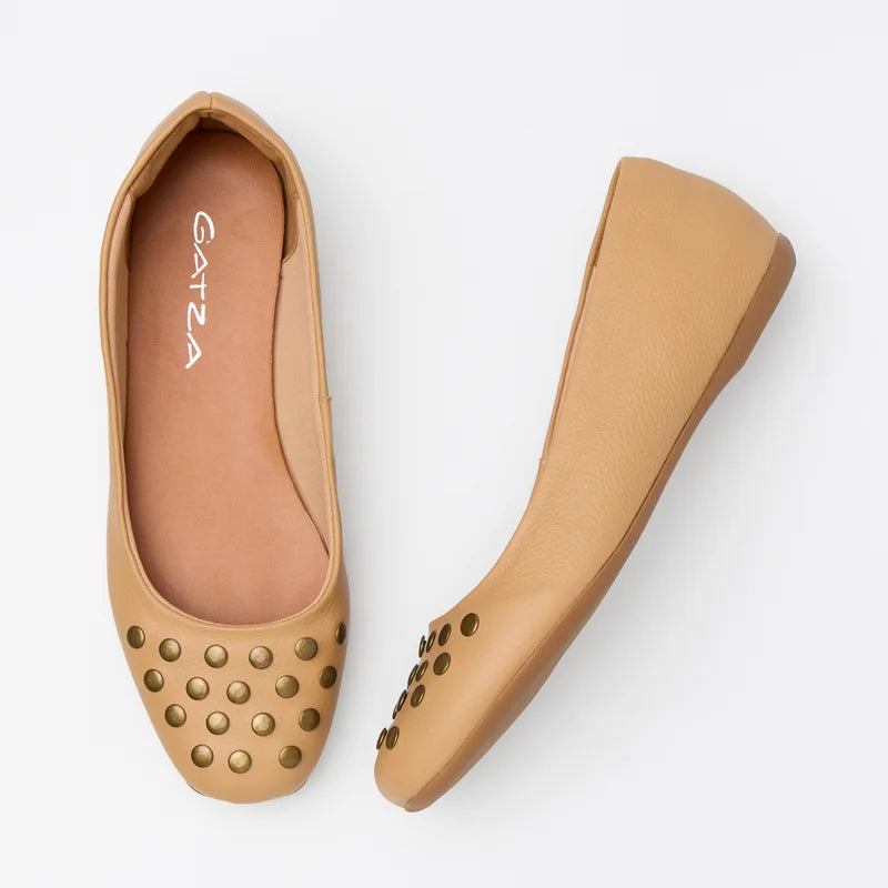 Tachas Leather Flat- Beige