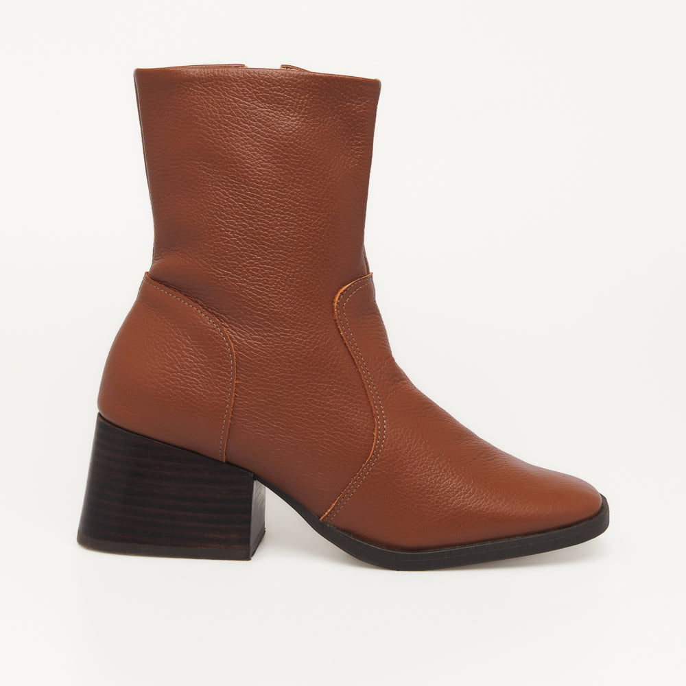 Adria Boot