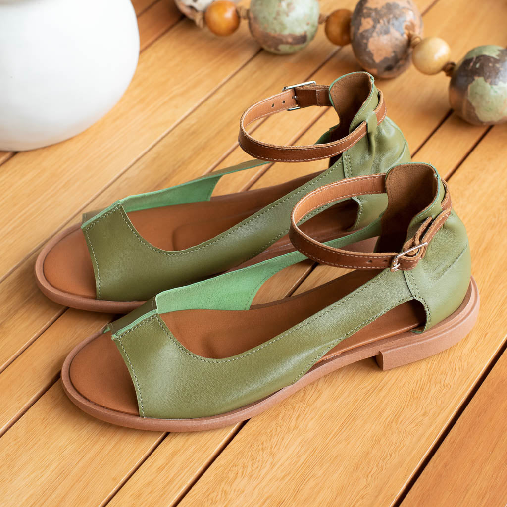 Lana Flat Sandals