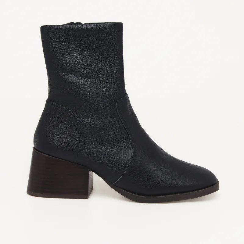 Adria Boot  - Black