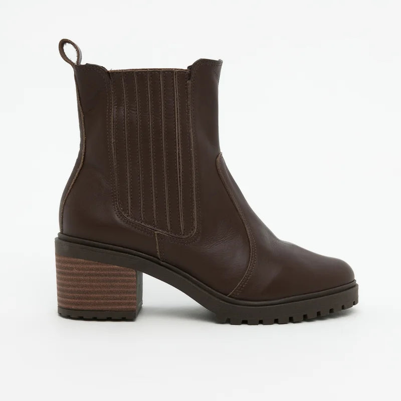 Tássia Leather Boot - Coffee