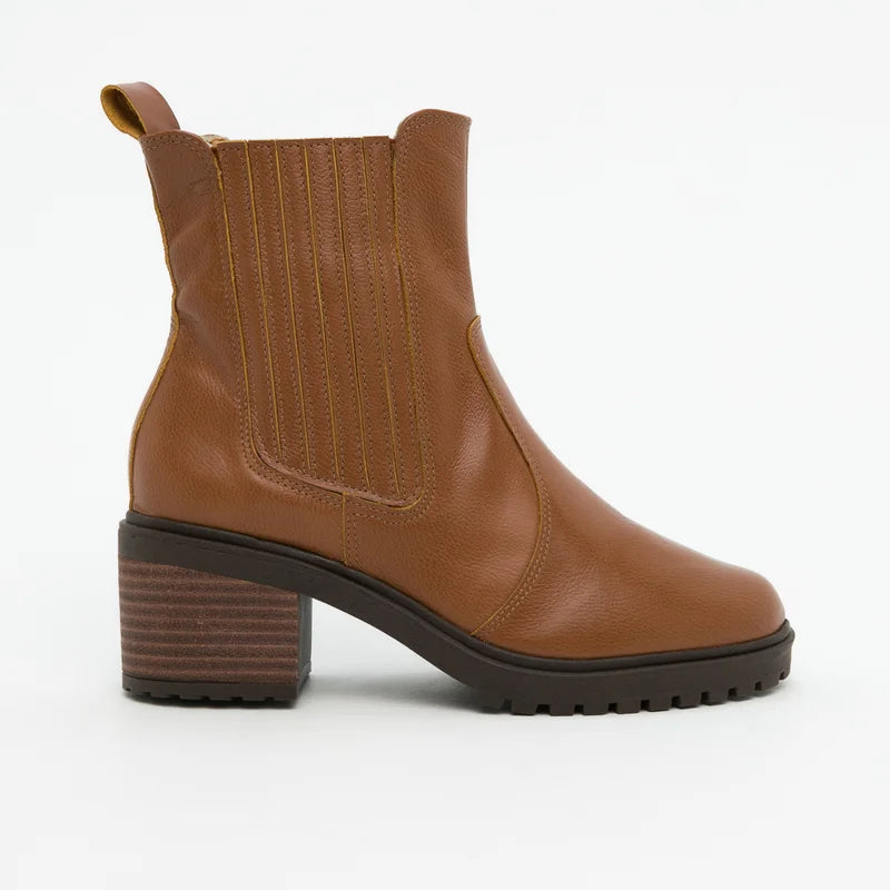 Tássia Leather Boot - Caramel