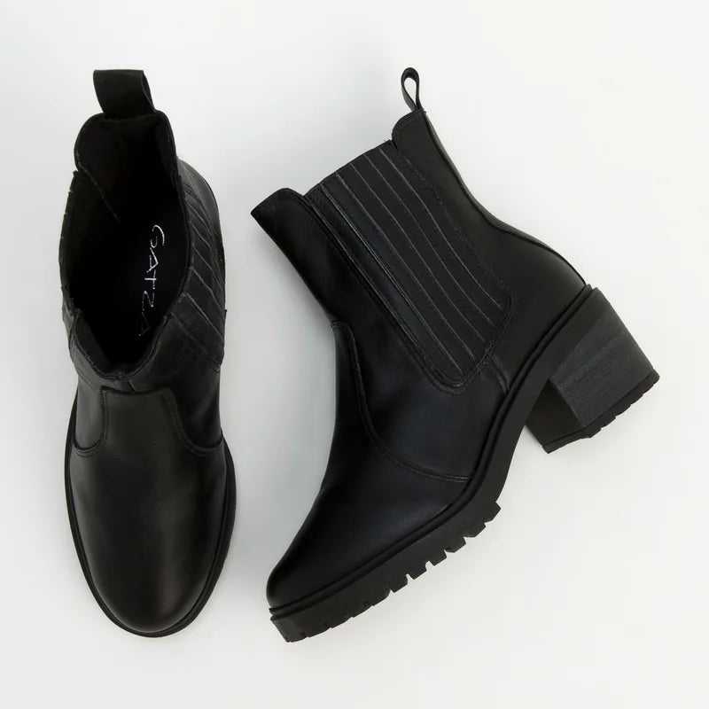 Tássia Leather Boot - Black