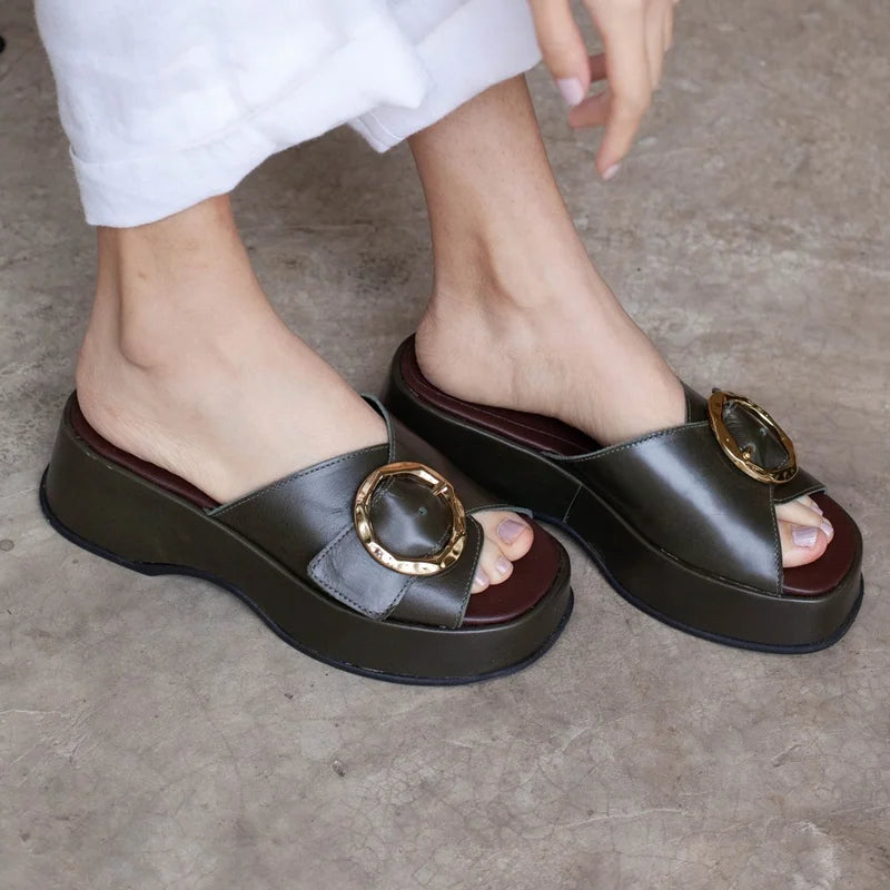 flat leather buckle sandal - Green