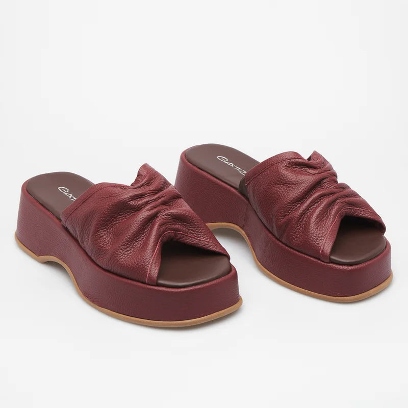 Wavy Flat Sandal - Burgundy