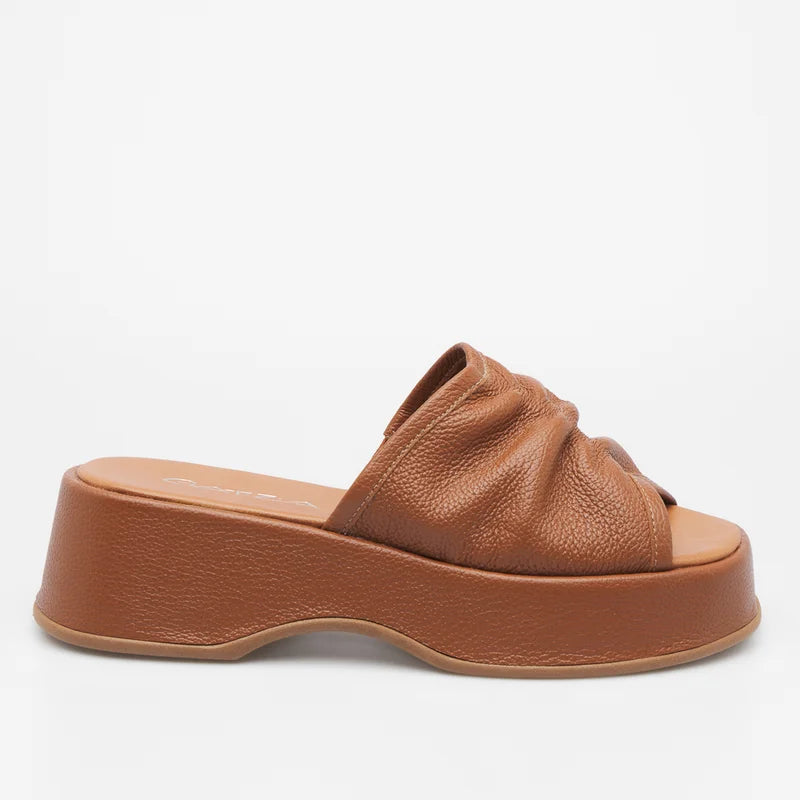 Wavy flat sandal - Caramel