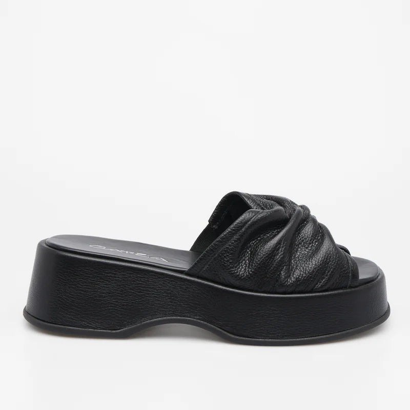 Wavy flat sandal - Black