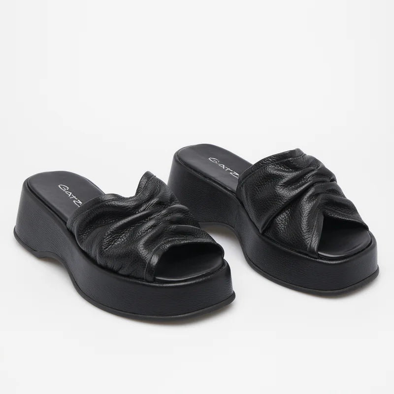 Wavy flat sandal - Black