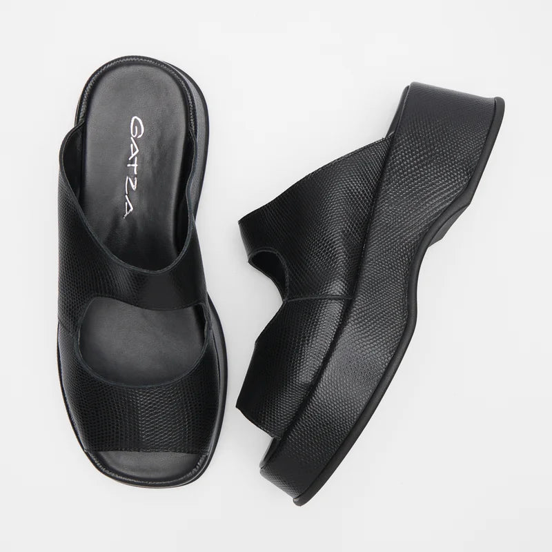 Cut-out flat sandal - Black