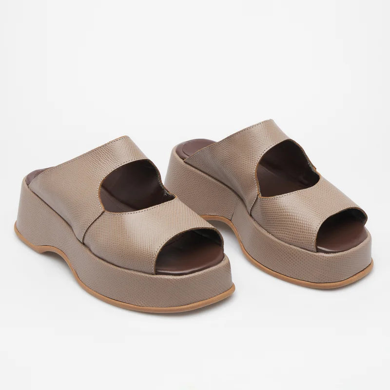 Cut-out flat sandal - Sieno