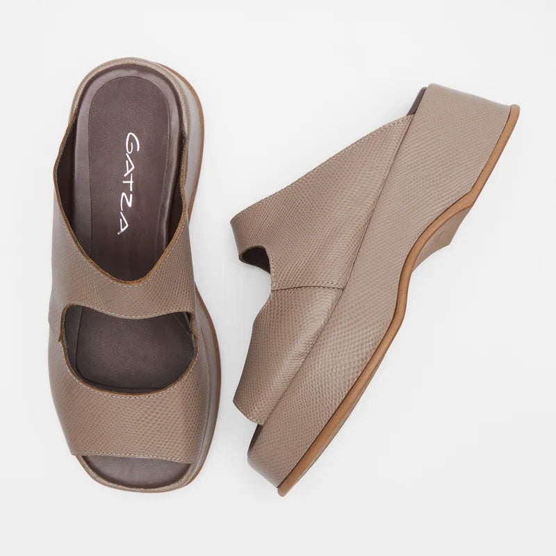 Cut-out flat sandal - Sieno