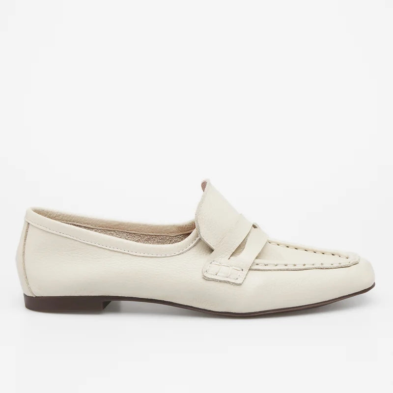 Classic Leather Loafer - Off-White