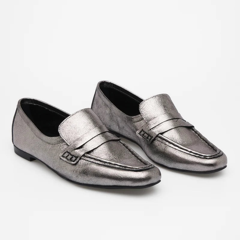 Classic Leather Loafer - Silver