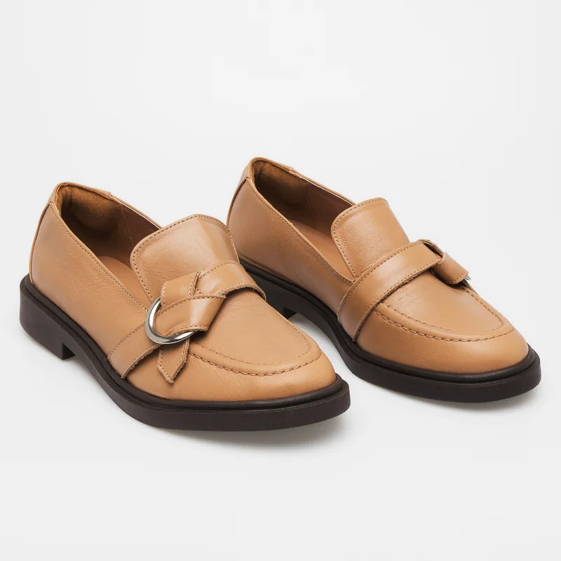 Elorie Leather Loafer - Beige