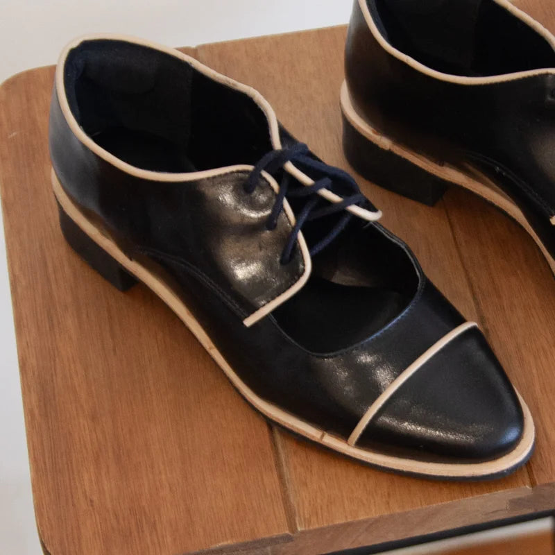 Cut-Out Shoe - Black