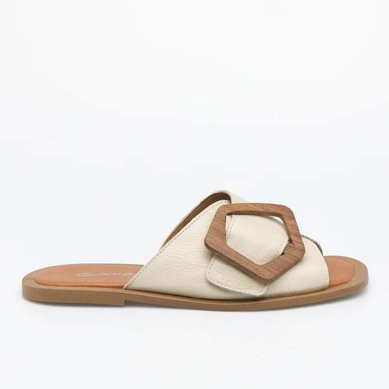 Aida Flat Sandal - Off-White