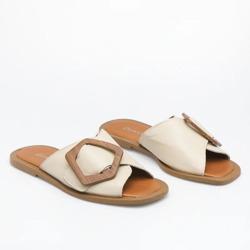 Aida Flat Sandal - Off-White
