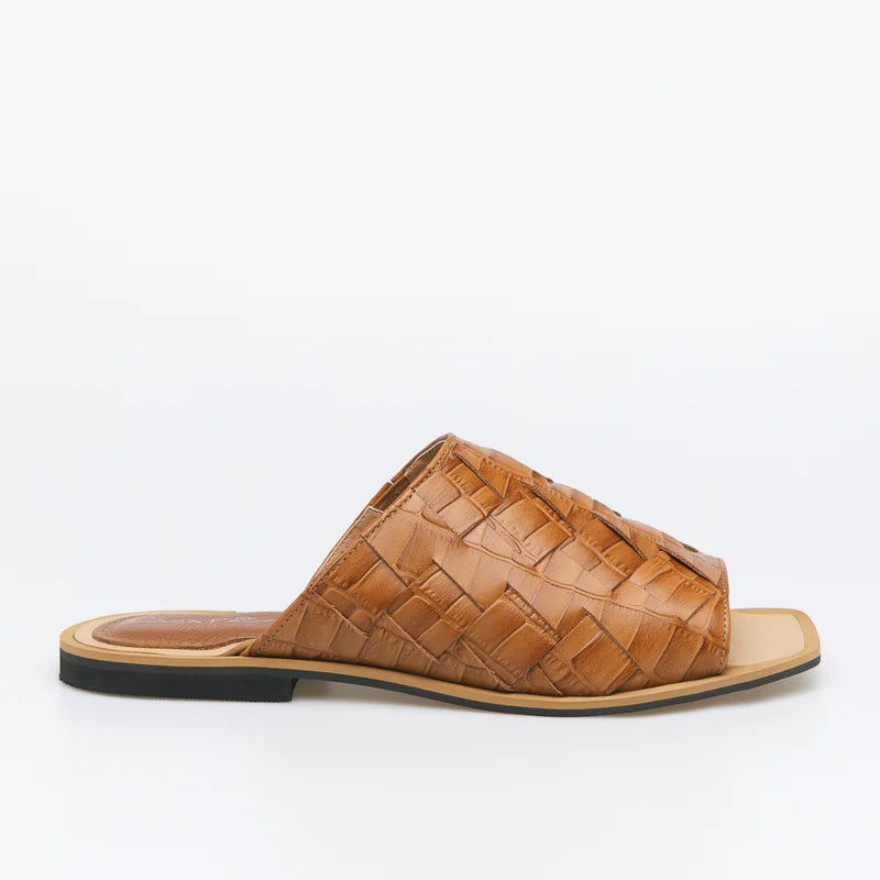Interlaced Flat Sandal - Caramel
