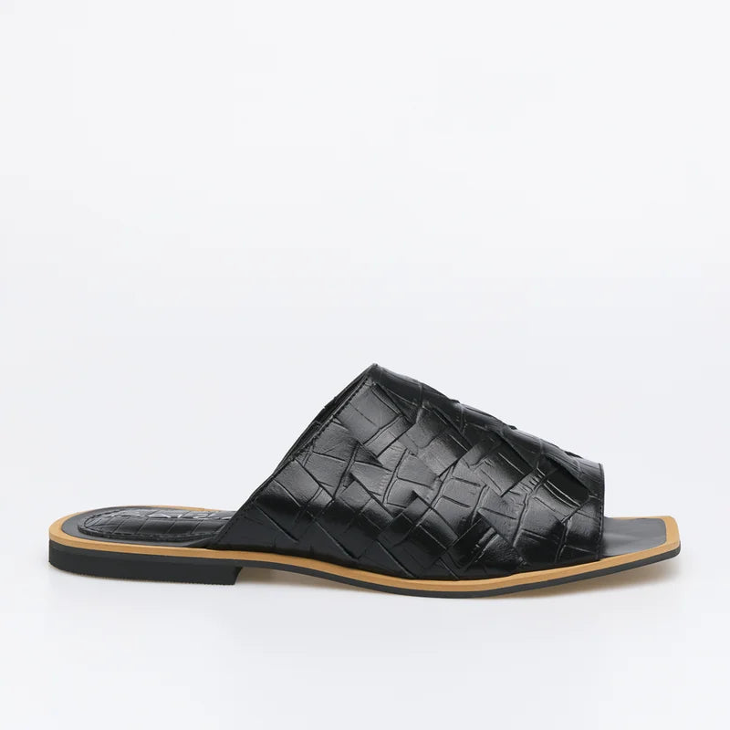 Interlaced Flat Sandal - Black