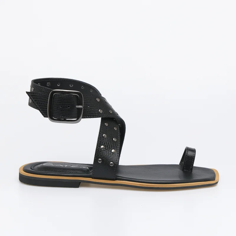 Lívia Flat Sandal - Black