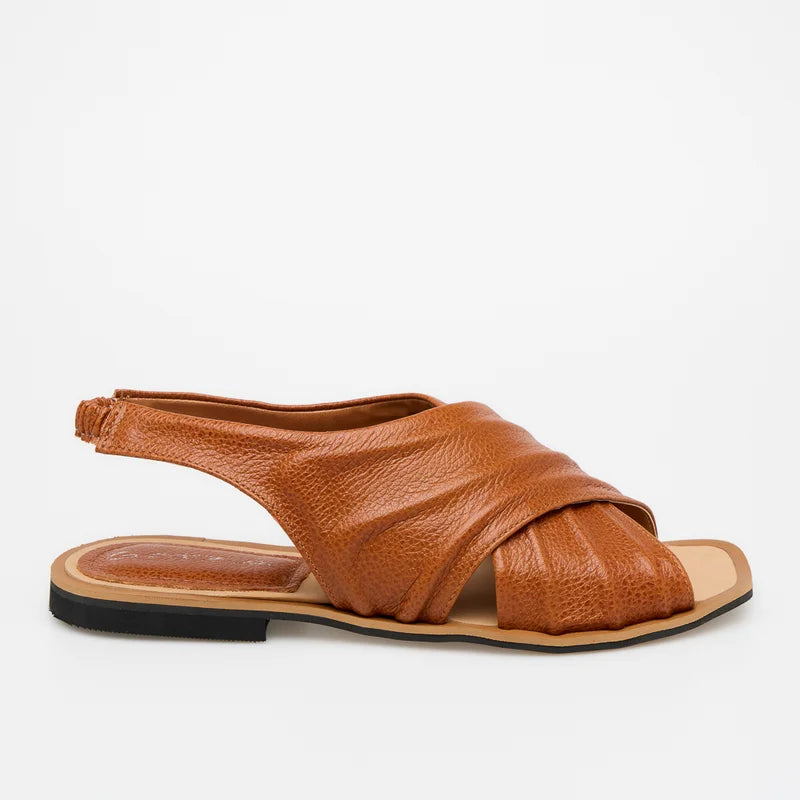 Soft X Flat Sandal - Caramel