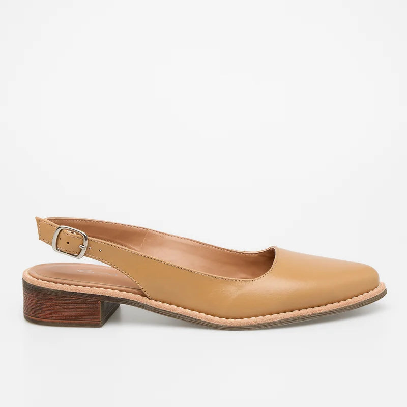 Claire Sandal - Beige