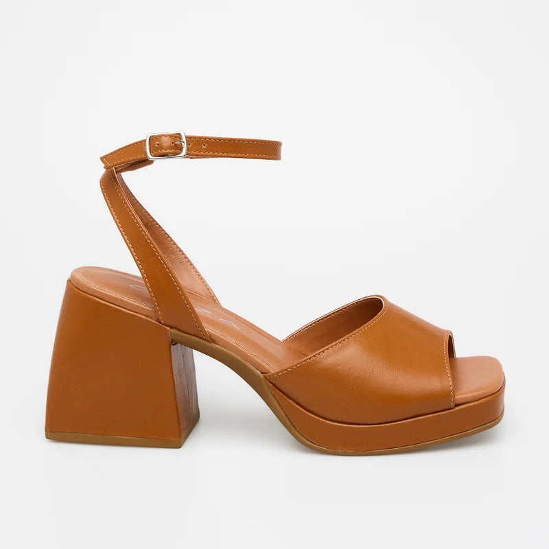 Lari Sandal - Caramel