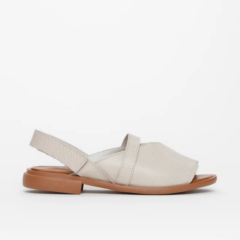 Amanda Flat - Off-White