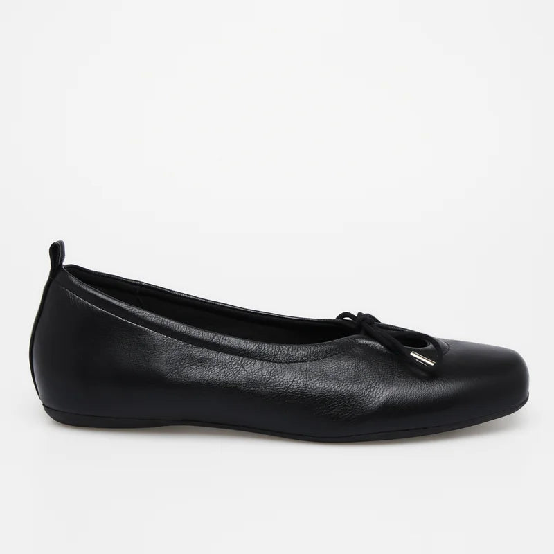 Amarril Leather Flat - Black