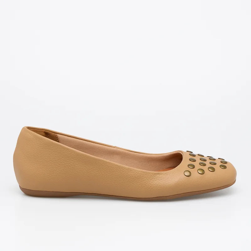 Tachas Leather Flat- Beige