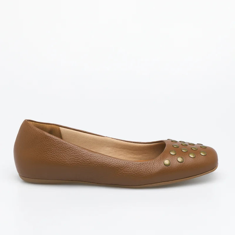 Tachas Leather Flat - Caramel