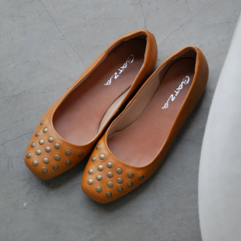 Tachas Leather Flat -  Honey