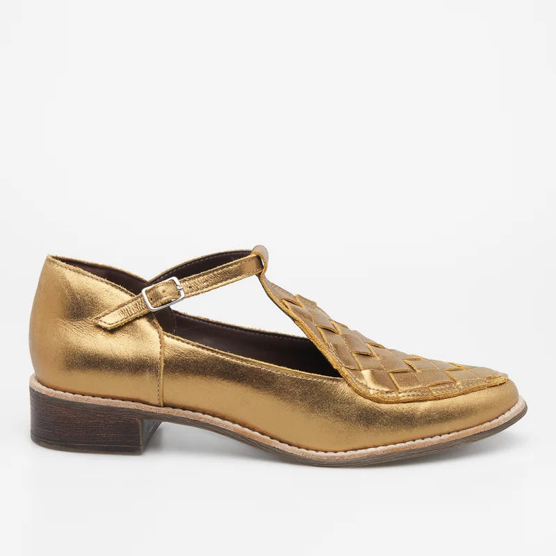 Woven Leather Shoe - Gold
