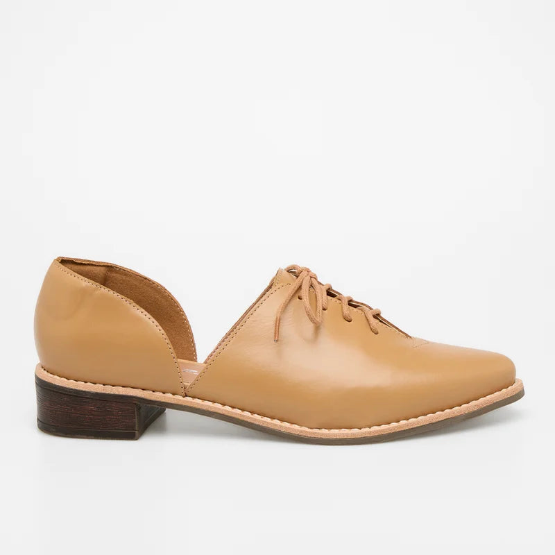 Fenda Leather Shoe - Beige